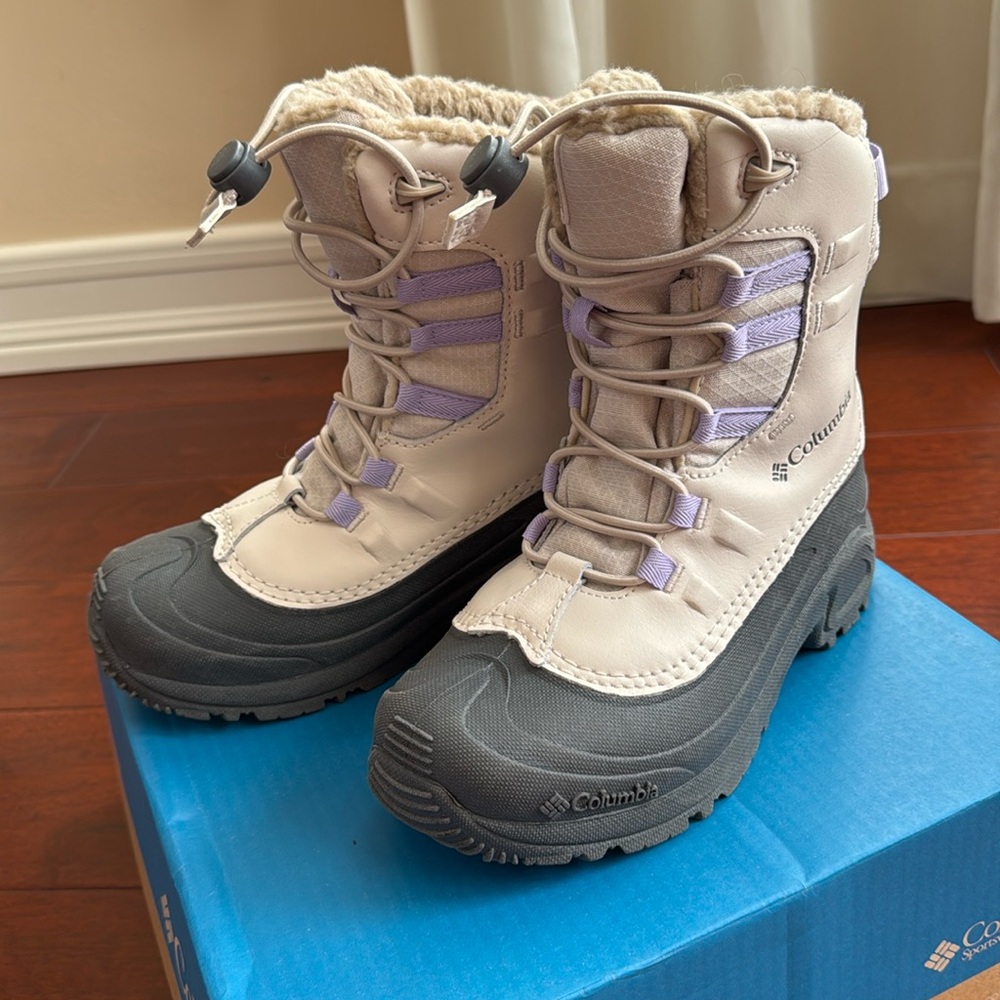 Columbia youth bugaboot celuius. Size 3.